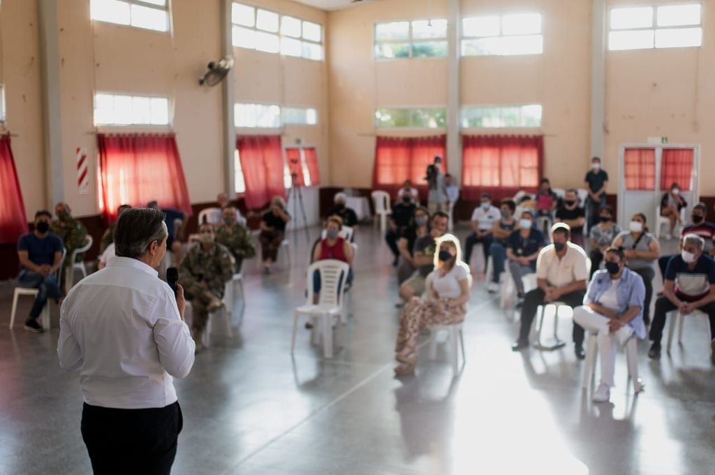 La reunión informativa con los vecinos fue realizada en la Escuela N° 185 Álvarez Condarco.