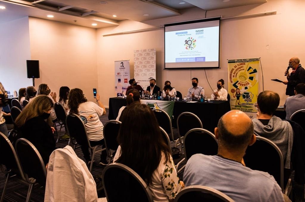 La presentación del evento en Paraná.