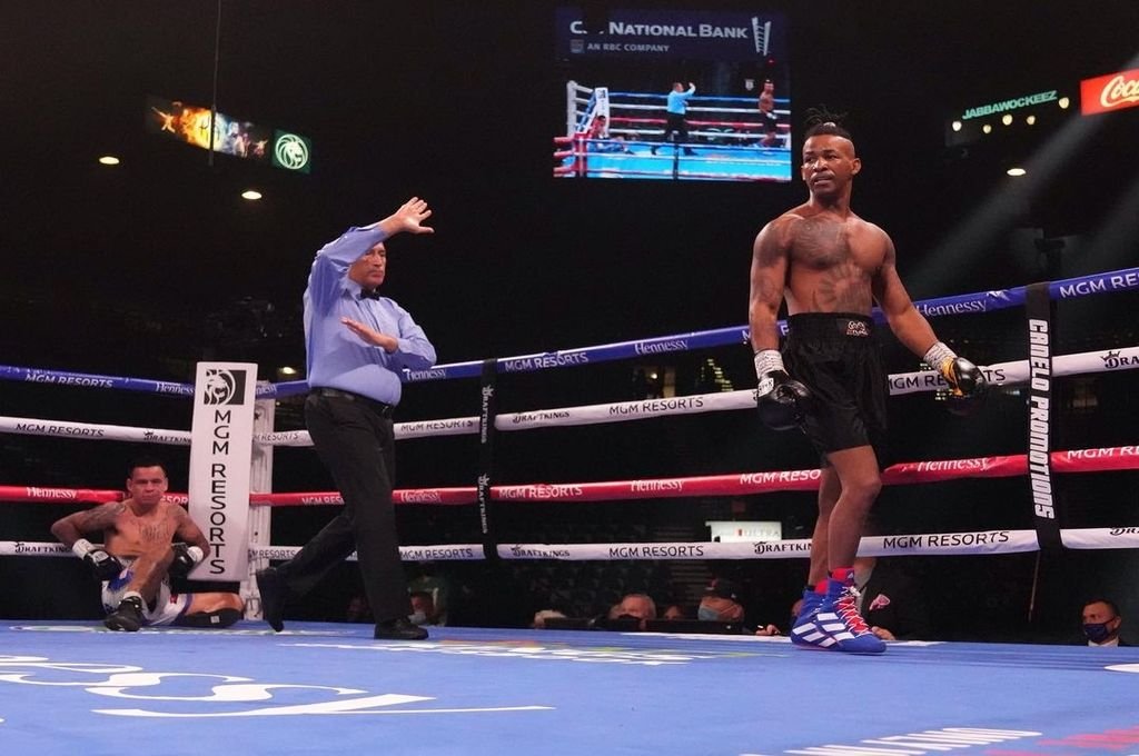 Ranses Barthelemy impuso su mayor categoría y definió la pelea con un upper cut impecable.
