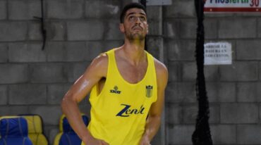 Julián López versión 2021-2022. Quiere seguir aportando al crecimiento del representante entrerriano. Prensa Paracao Vóley