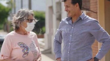 El Senador Leonardo Diana con la electa presidente Comunal de Monje Susana Gobbo. Gentileza