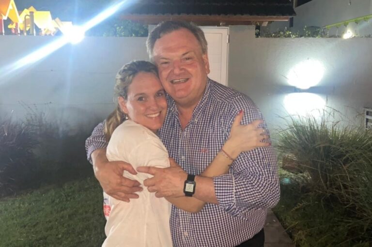 Dianela junto a su padre