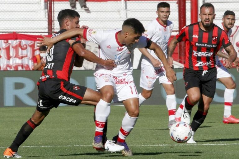 Huracán se impuso al Rojinegro con una actuación chata.  Foto Baires