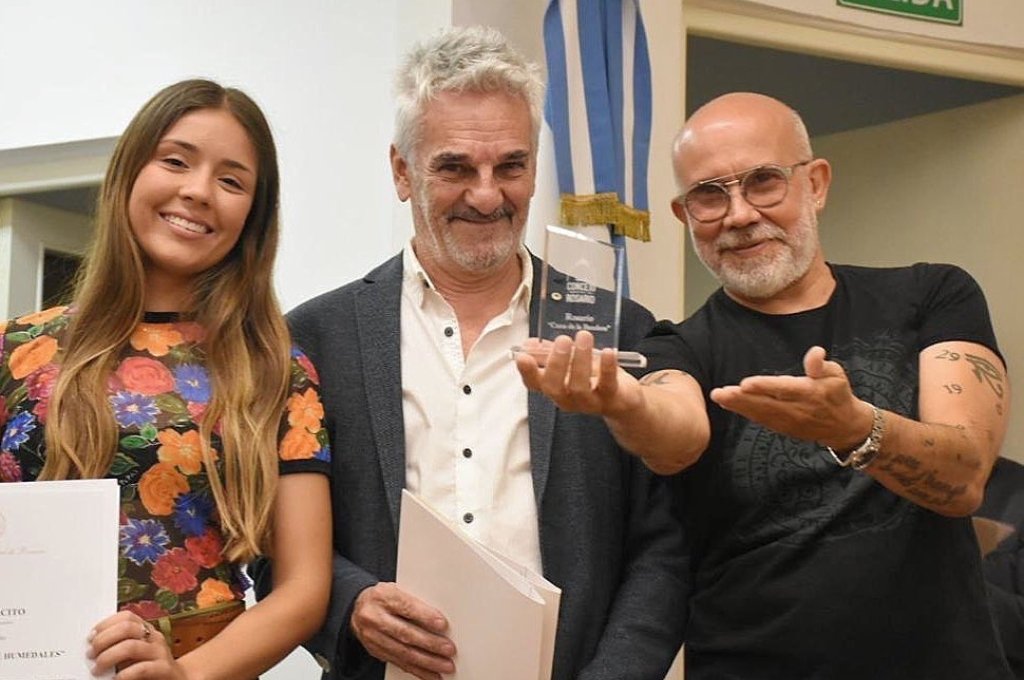 Rubén Goldín y César Limonta estuvieron presentes en la distinción. Gentileza.