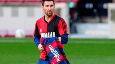 El festejo de Messi con la rojinegra de Newell´s que usó Maradona Gentileza