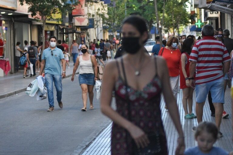 Uno de los enfoques será la recuperación y desarrollo de la actividad turística y comercial en centros urbanos. Archivo/Pablo Aguirre.