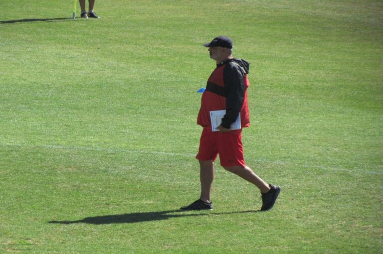 Patronato y la incógnita que conlleva la continuidad o no de Iván Delfino.