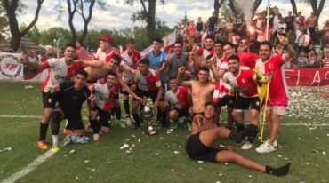 Los festejos del campeón. Gentileza.