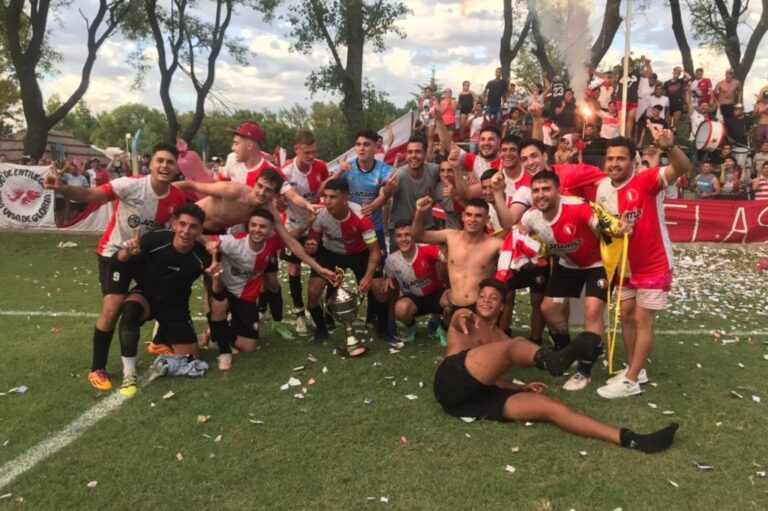 Los festejos del campeón. Gentileza.