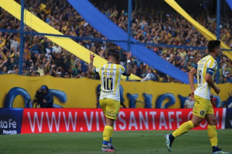 Central está de "10". Vecchio es uno de los motores de este equipo "canalla" que quiere meterse en la Sudamericana. Gentileza.