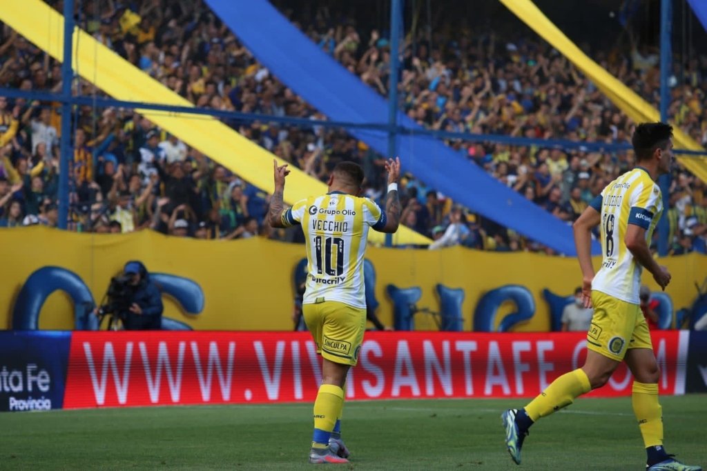 Central está de "10". Vecchio es uno de los motores de este equipo "canalla" que quiere meterse en la Sudamericana. Gentileza.