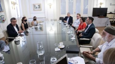 El intendente Pablo Javkin se reunió el lunes con los representantes de la Mesa Interreligiosa por el Bien Común. Gentileza: prensa Municipalidad de Rosario.
