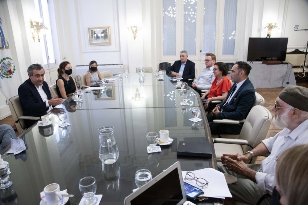 El intendente Pablo Javkin se reunió el lunes con los representantes de la Mesa Interreligiosa por el Bien Común. Gentileza: prensa Municipalidad de Rosario.