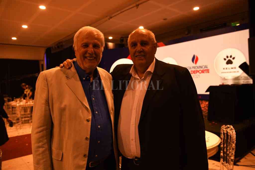 "Sólo somos rivales en la cancha". La última foto juntos: José Vignatti y Luis Spahn en la Fiesta Provincial del Deporte Hugo Pascucci