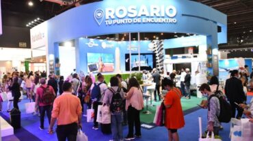 En el stand había dispuestos códigos QR para los visitantes desde donde se podía escanear información sobre los atractivos de la ciudad y todo lo que se puede hacer en Rosario. Gentileza: prensa ETUR.