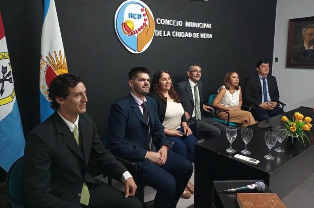 Nancy Senn fue elegida por sus pares en una votación que se dio cuatro a dos para que presida el Concejo Municipal de Vera. Gentileza.