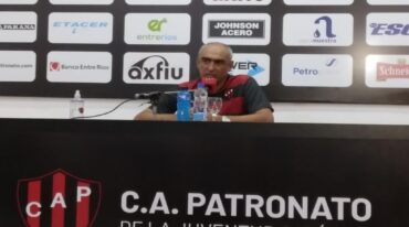 Iván Delfino está próximo a la renovación de su contrato para continuar siendo técnico de Patronato. Gabriel Obelar