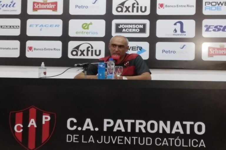 Iván Delfino está próximo a la renovación de su contrato para continuar siendo técnico de Patronato.  Gabriel Obelar