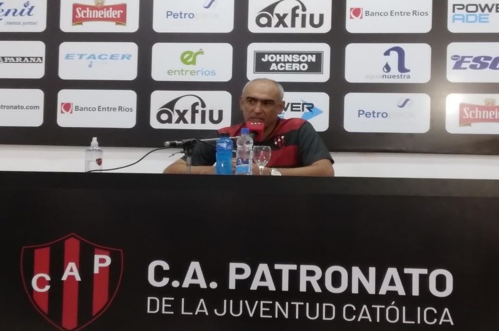 Iván Delfino está próximo a la renovación de su contrato para continuar siendo técnico de Patronato.  Gabriel Obelar