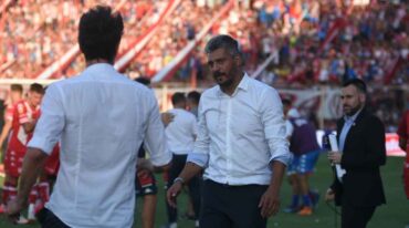 Ganó el duelo. Munúa interpretó mejor que Domínguez la manera de jugar un clásico. Manuel Fabatía