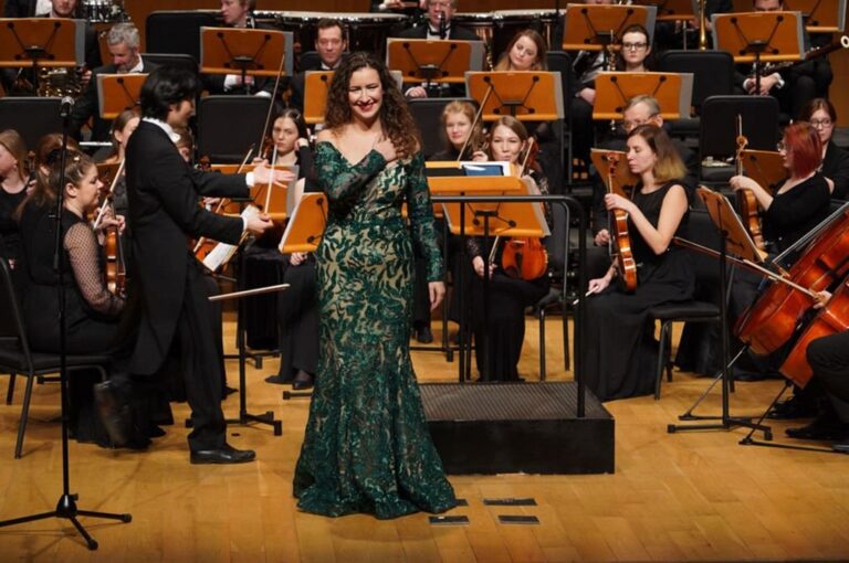 La soprano Marija Jelic ha compartido el escenario junto a figuras de la lírica internacional y cantado en el mítico Carnegie Hall de Nueva York