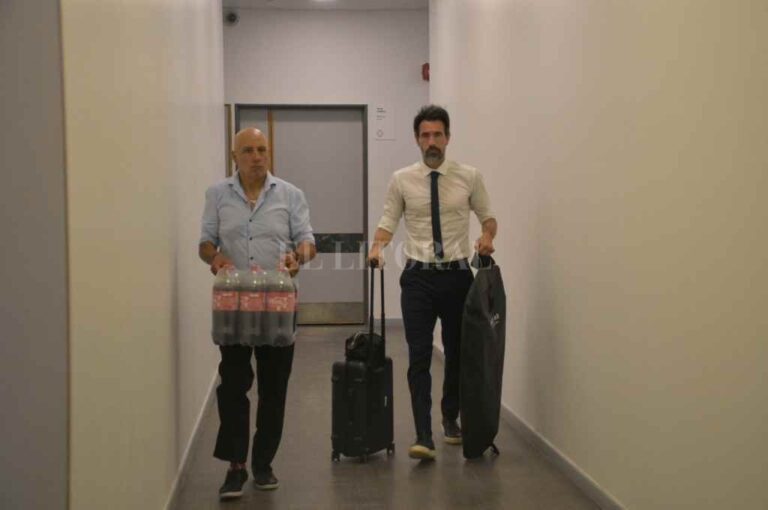 Se fue sin hablar. Eduardo Domínguez no brindó declaraciones