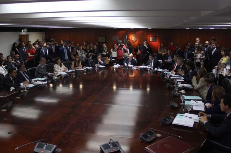 Representación: de 20 miembros