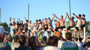 Juventud Unida fue el mejor equipo del campeonato y lo coronó goleando en la final a su clásico rival. Sur24.