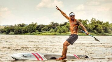 Practica de SUP de Francisco en Paraná
