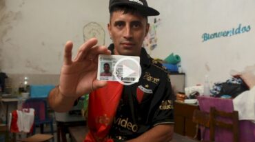 DNI. Federico Monges todavía no se sabe de memoria el número de su Documento Nacional de Identidad. Flavio Raina