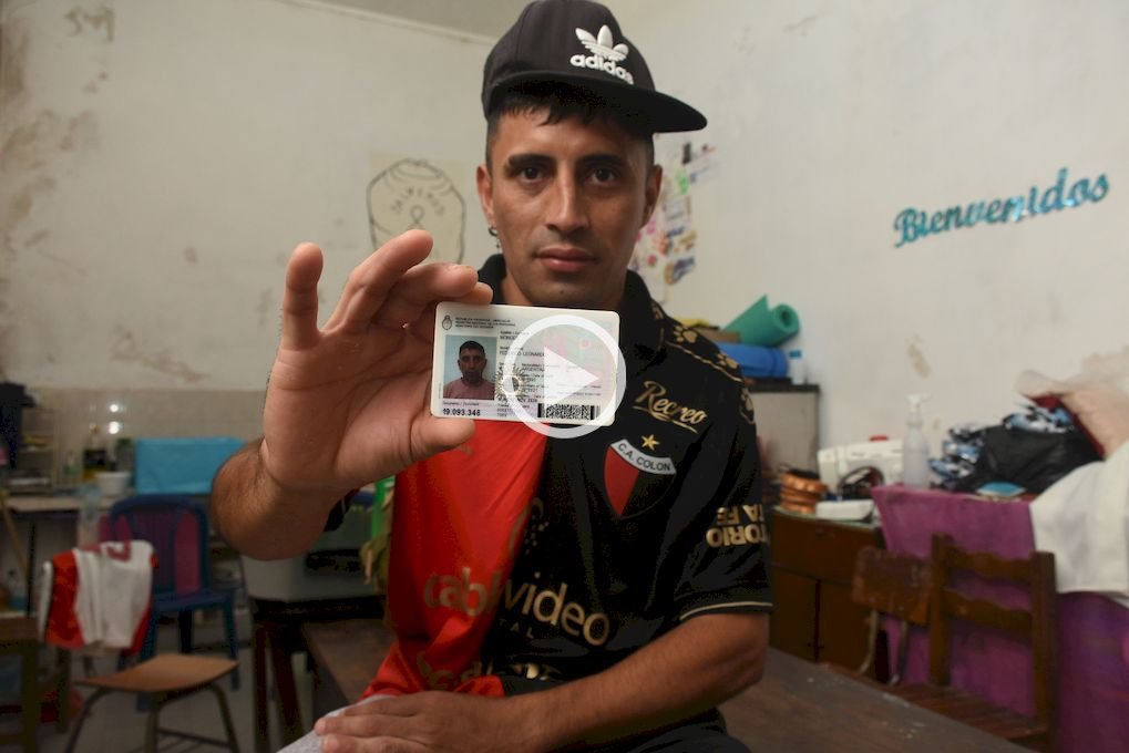 DNI. Federico Monges todavía no se sabe de memoria el número de su Documento Nacional de Identidad. Flavio Raina