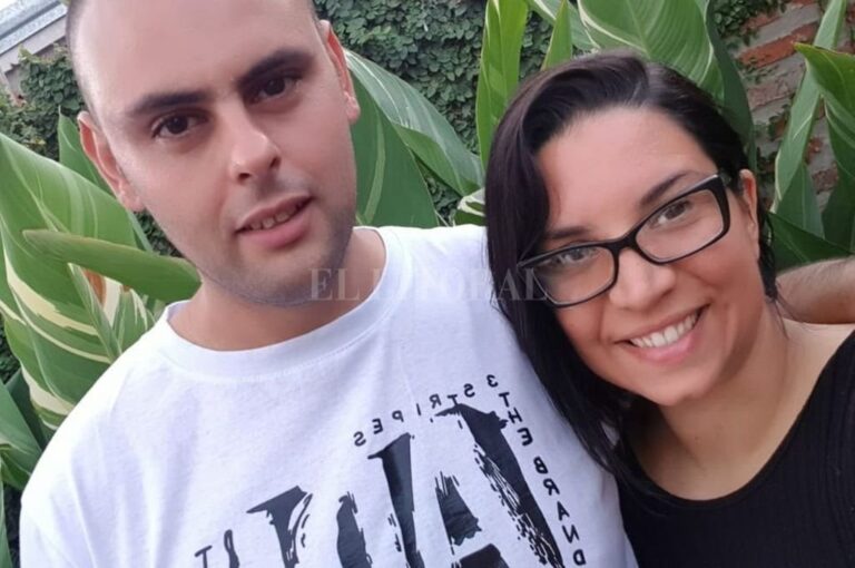 López y Pocovi. El matrimonio santotomesino que devolvió un millón de pesos a una vendedora que se equivocó en una transferencia. Gentileza