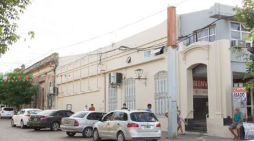 La pared de un supermercado céntrico de La Paz
