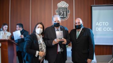 VICERRECTORA DE GESTION INSTITUCIONAL - UES21- Cra. Romina Borrani Alumno Destacado : Procurador Marcelo De Feo Coordinador CAU Santa Fe : Mgter. Oscar A. Matiller Gentileza