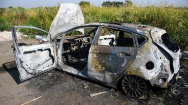 El coche se encontró totalmente incendiado en una calle de Cabin 9