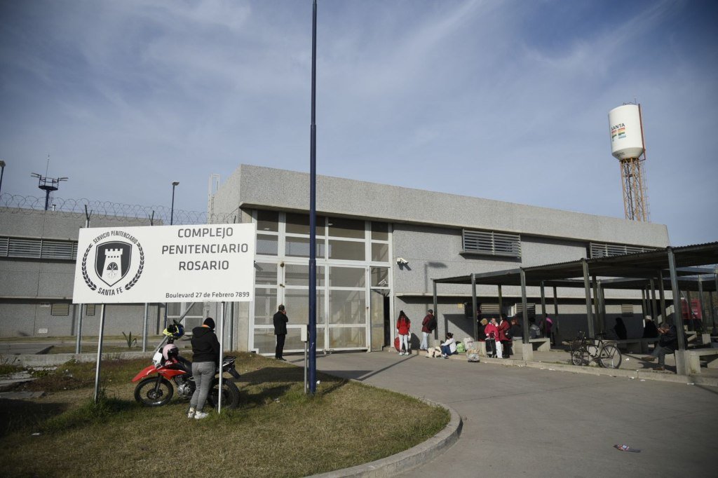 El cuerpo fue hallado en las cercanías del complejo penitenciario ubicado en 27 de Febrero al 8.700. Archivo.