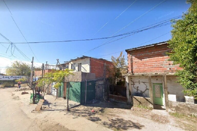 El primero de los crímenes se registró pasadas las 18 del sábado en inmediaciones de Ottone al 1200 bis