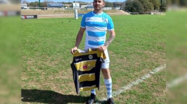 Cristian Obispo lleva puesta con orgullo la camiseta del seleccionado argentino de Sordos