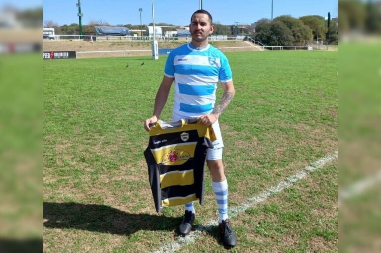 Cristian Obispo lleva puesta con orgullo la camiseta del seleccionado argentino de Sordos