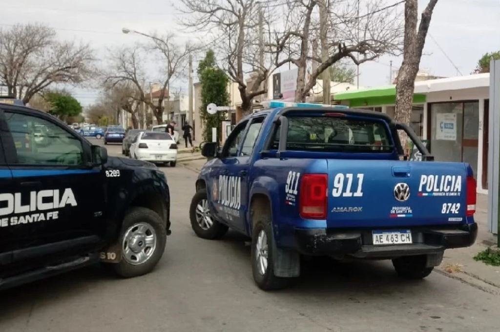 El personal policial presente en la zona del violento episodio. Gentileza: rafaelanoticias.com.