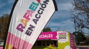 El Punto Verde Móvil además es un punto de educación ambiental porque los ciudadanos pueden acercarse a canalizar sus dudas con las Promotoras Ambientales que atienden el dispositivo sobre: separación de residuos