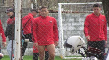 Facundo Cobos regresaría a la última línea