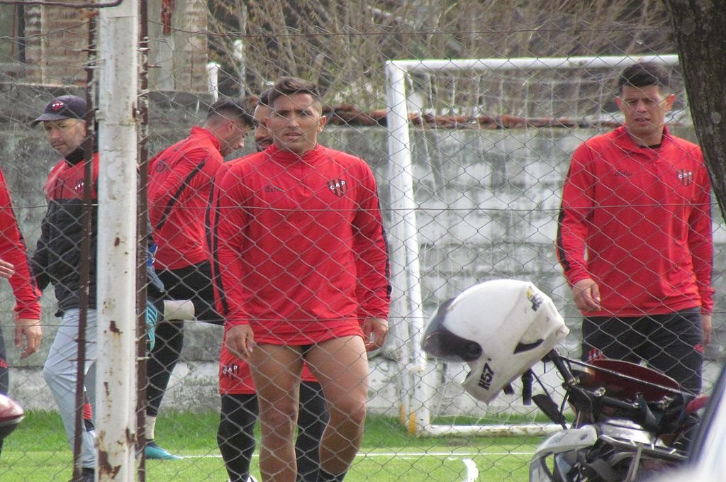 Facundo Cobos regresaría a la última línea