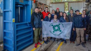 La cooperativa "Creando Valores" recibió una prensa enfardadora.