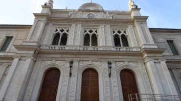 Los investigadores llegaron al rectorado de la UNL para mantener un encuentro con el rector Enrique Mammarella