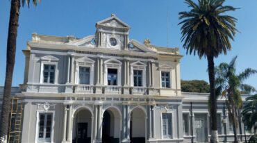 La Estación de Paraná fue fundada en 1887 y tiene una típica arquitectura colonial. Nicolás García