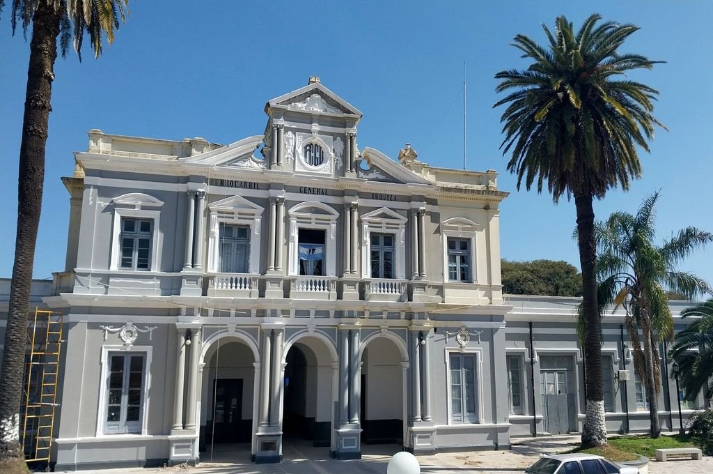 La Estación de Paraná fue fundada en 1887 y tiene una típica arquitectura colonial. Nicolás García