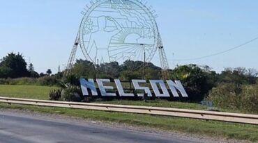El ingreso a la localidad de Nelson