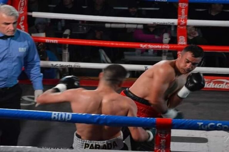 Una derecha cruzada de Garateguy en la segunda vuelta cambió el rumbo de la pelea. FOTO: Gentileza Marcelo Fornari