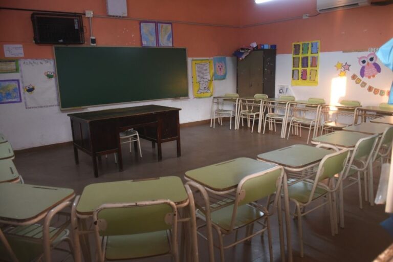 Las escuelas estarán abiertas para los asistentes escolares y los comedores. Archivo/Flavio Raina.